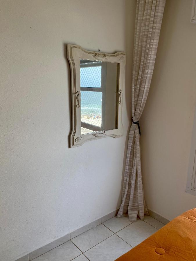 Guaruja Pitangueiras Apto Na Praia Exterior foto